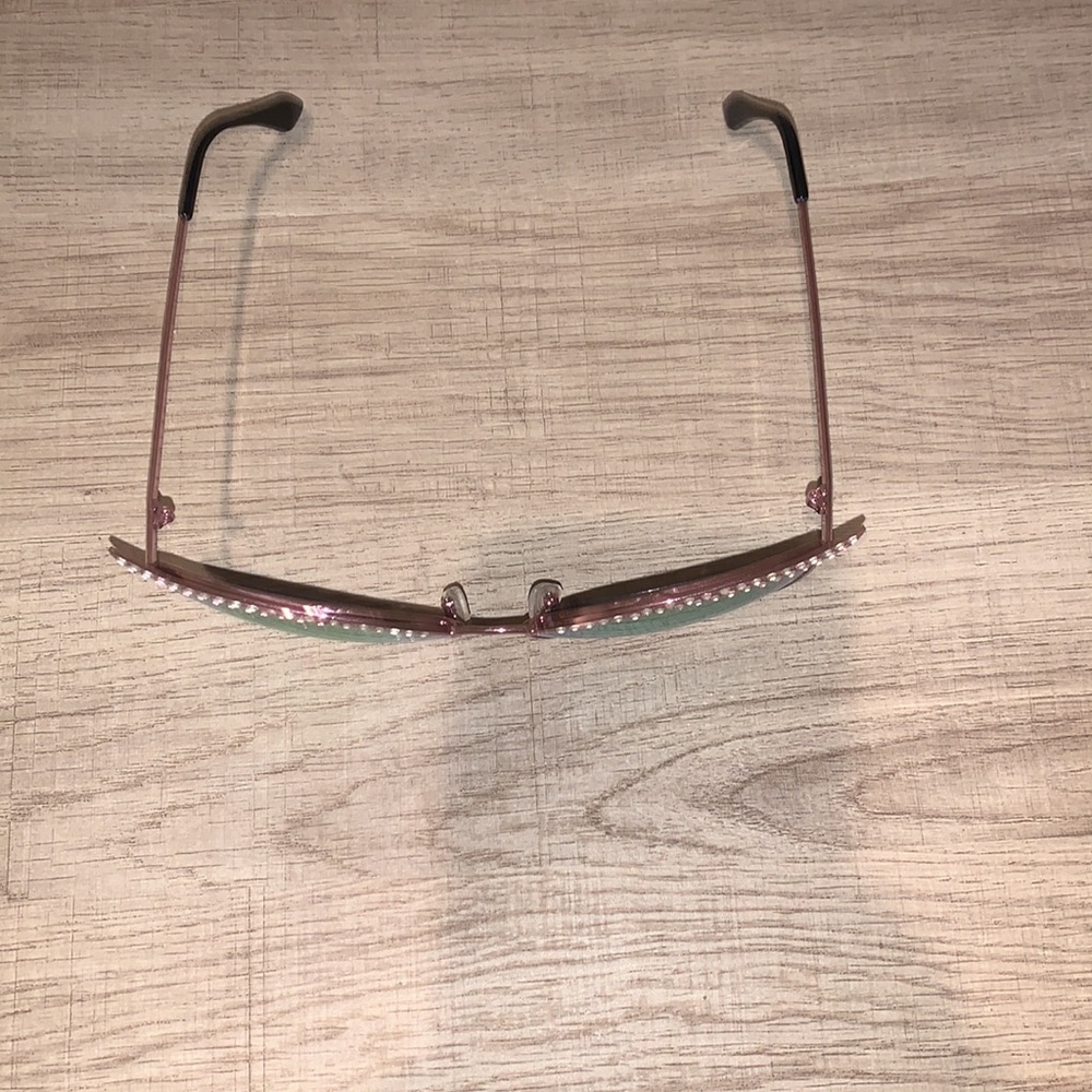 Sunglasses - Picture 3 of 5